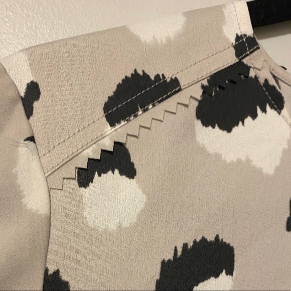 Banana Republic peplum top - Picture 3 of 8